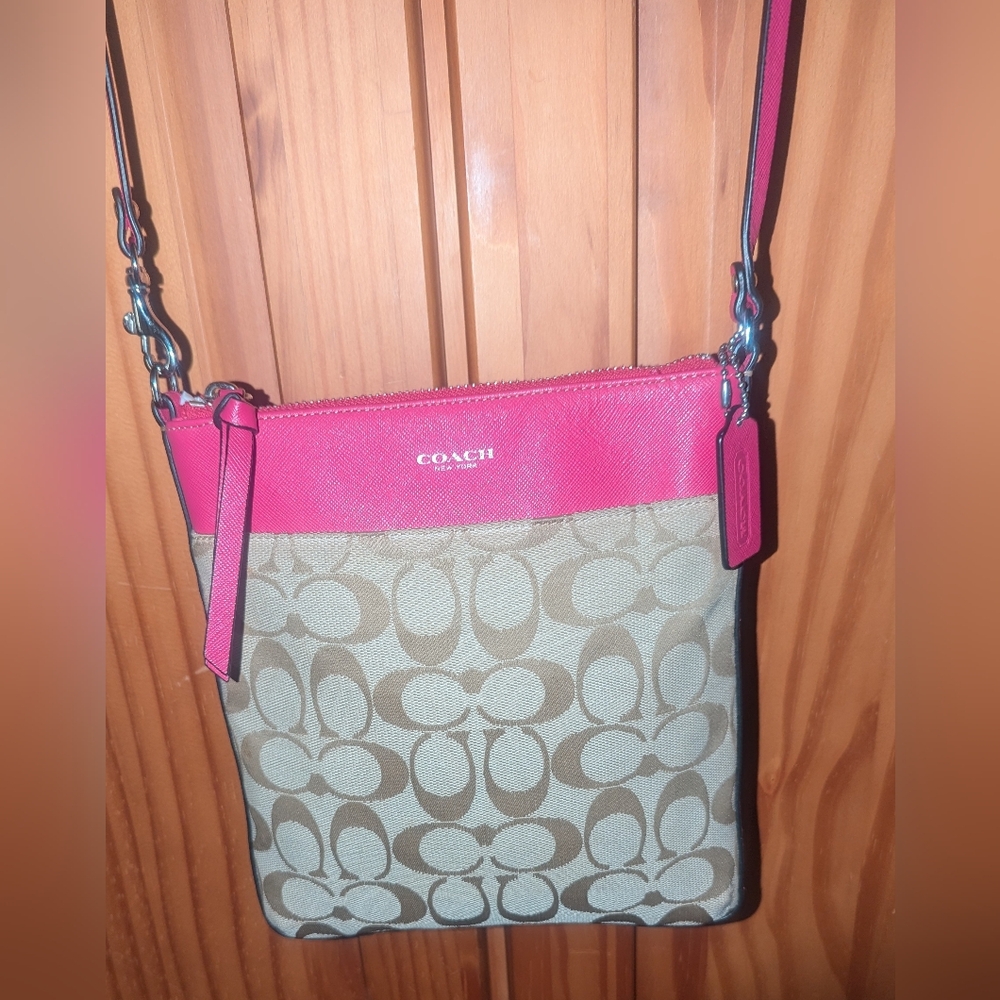 Coach North  South Swing Pack Fuchsia and Beige Crossbody Bag - Picture 4 of 9